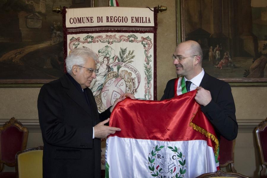 
	Il presidente della Repubblica Sergio Mattarella a Reggio Emilia con il sindaco Luca Vecchi

