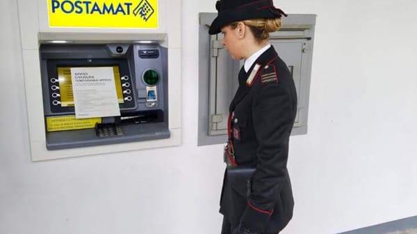 Uta, con la mascherina Ffp2 sul volto rapina un uomo di mille euro prelevati al postamat: riconosciuto e arrestato