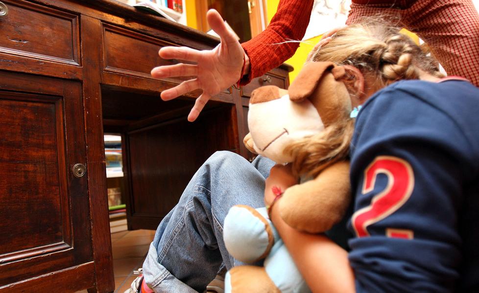 Stupefacenti ai figli minori, il gip di Tempio: «No all’archiviazione»