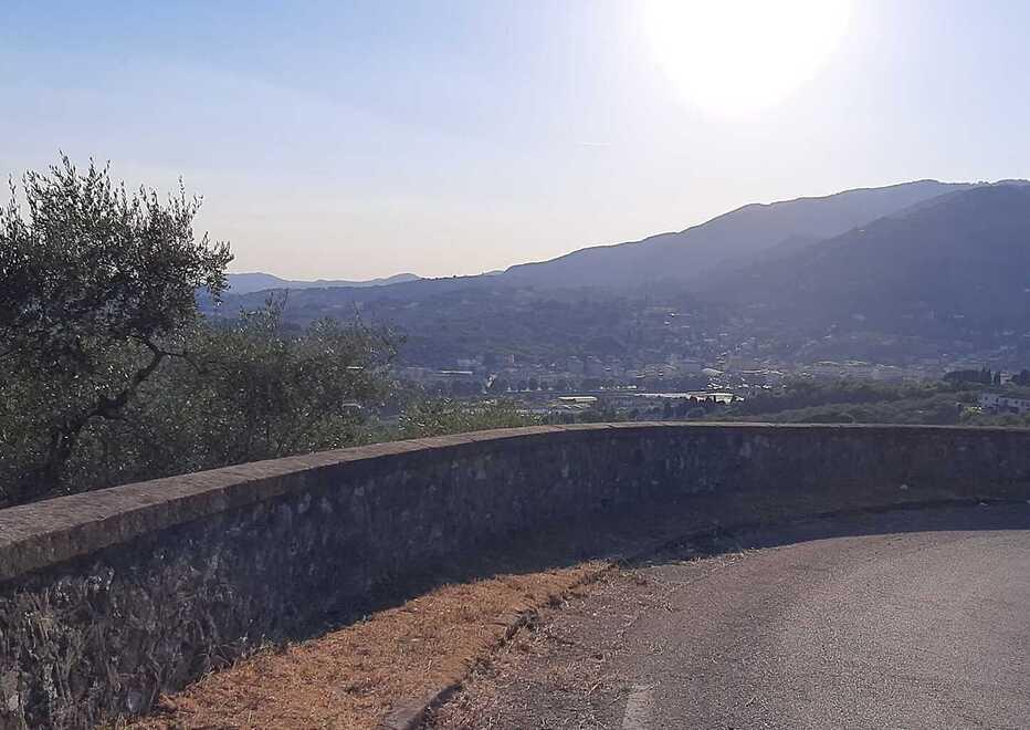 La curva di via Colli per Uzzano ripulita col frullino da Paolo Papini