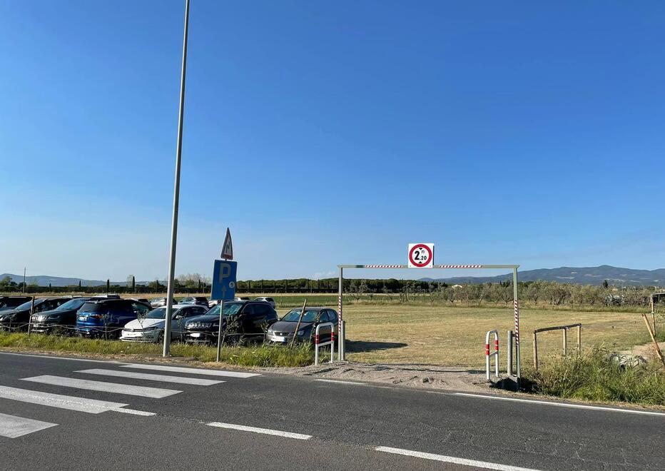 Marina di Cecina, tre parcheggi gratis in arrivo: due sono giù aperti 