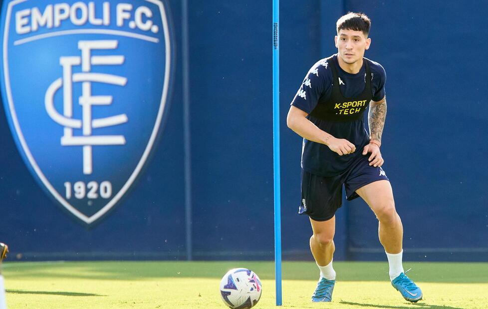 21 anni, uruguaiano, Satriano ha giocato mezza stagione in Francia allo Stade Brestois, squadra di Ligue 1 con cui ha giocato 15 partite su 17 da titolare