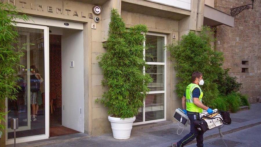 Morto in hotel a Firenze: il sospetto del “chemsex”. Droga e sesso, un fenomeno in aumento