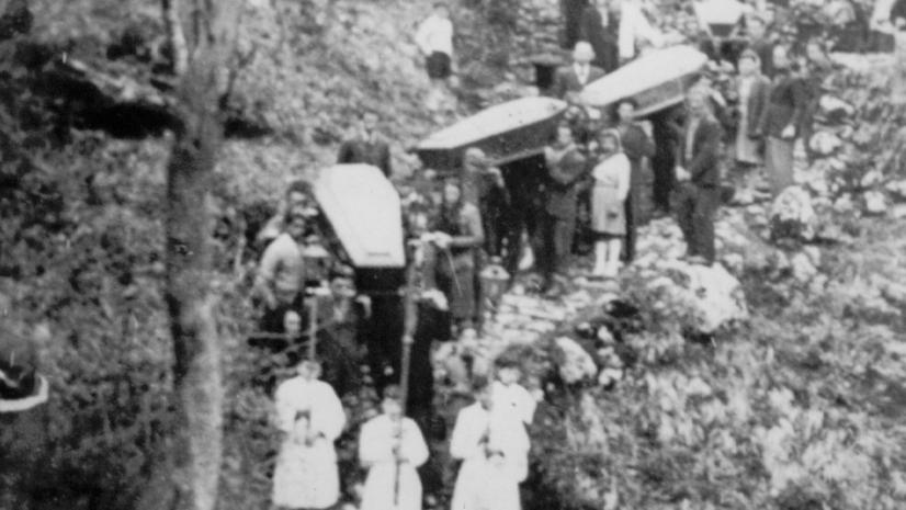 Nuova beffa risarcimenti per la strage di Sant’Anna: «Solo chi ha una causa in corso può chiederli»
