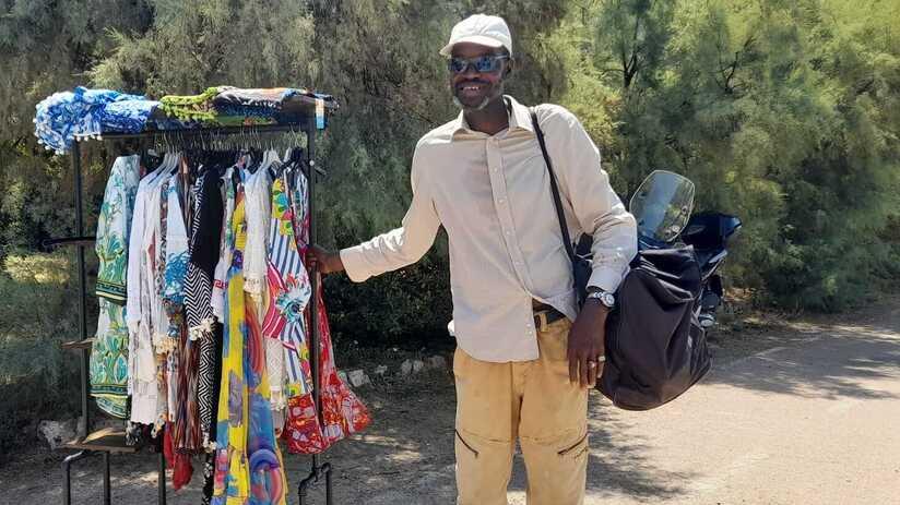 Mamadou, l'ambulante multato per 1.200 euro