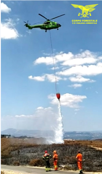 Rogo nella campagna di Borore: in azione 3 Canadair, gli elicotteri regionali e il Superpuma