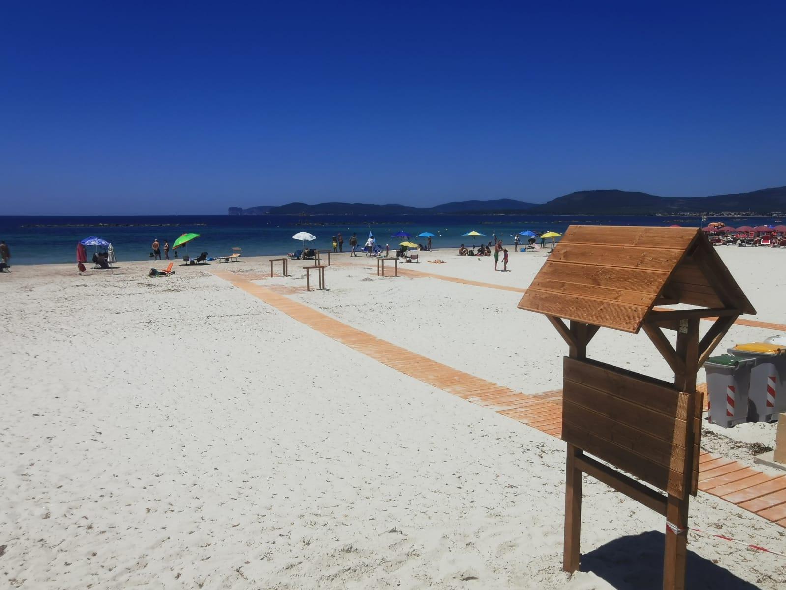 Una spiaggia di Alghero, immagine di repertorio