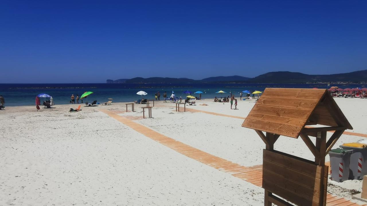 Una spiaggia di Alghero, immagine di repertorio