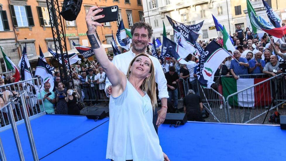 Giorgia Meloni e Mario Pardini durante il comizio della leader di Fdi nel corso della campagna elettorale