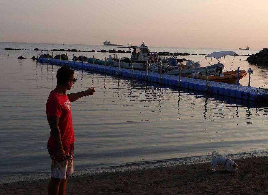 Malore mentre fa il bagno, muore anziano di 83 anni