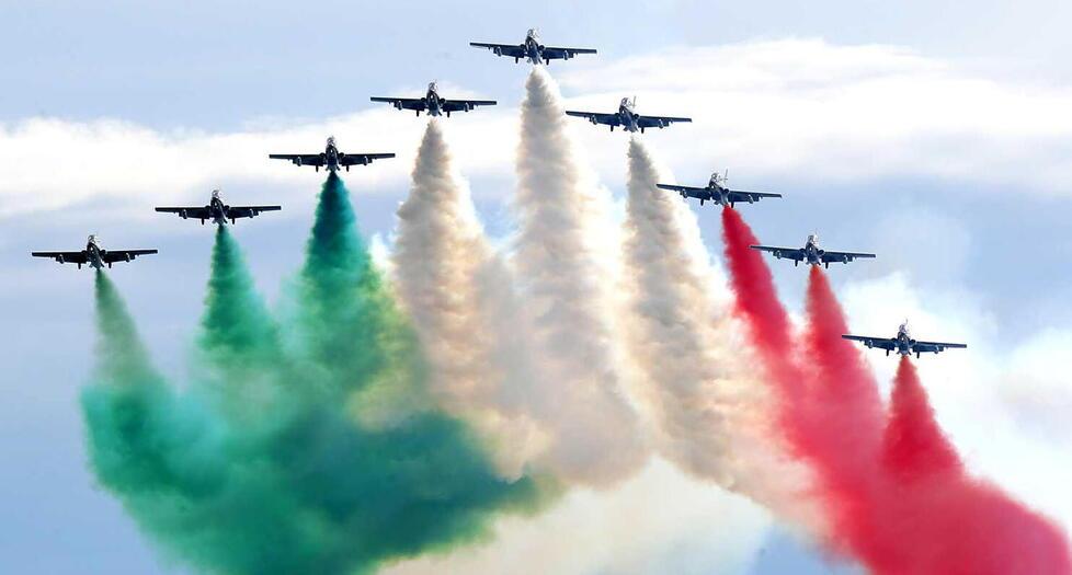 Frecce Tricolori a Marina di Massa, è conto alle rovescia: «Sarà una festa, un inno alla gioia» 
