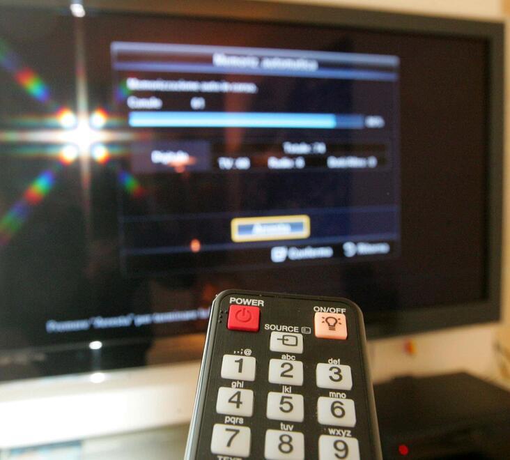 Nuovo digitale terrestre flop: il segnale è debole e i canali scompaiono 