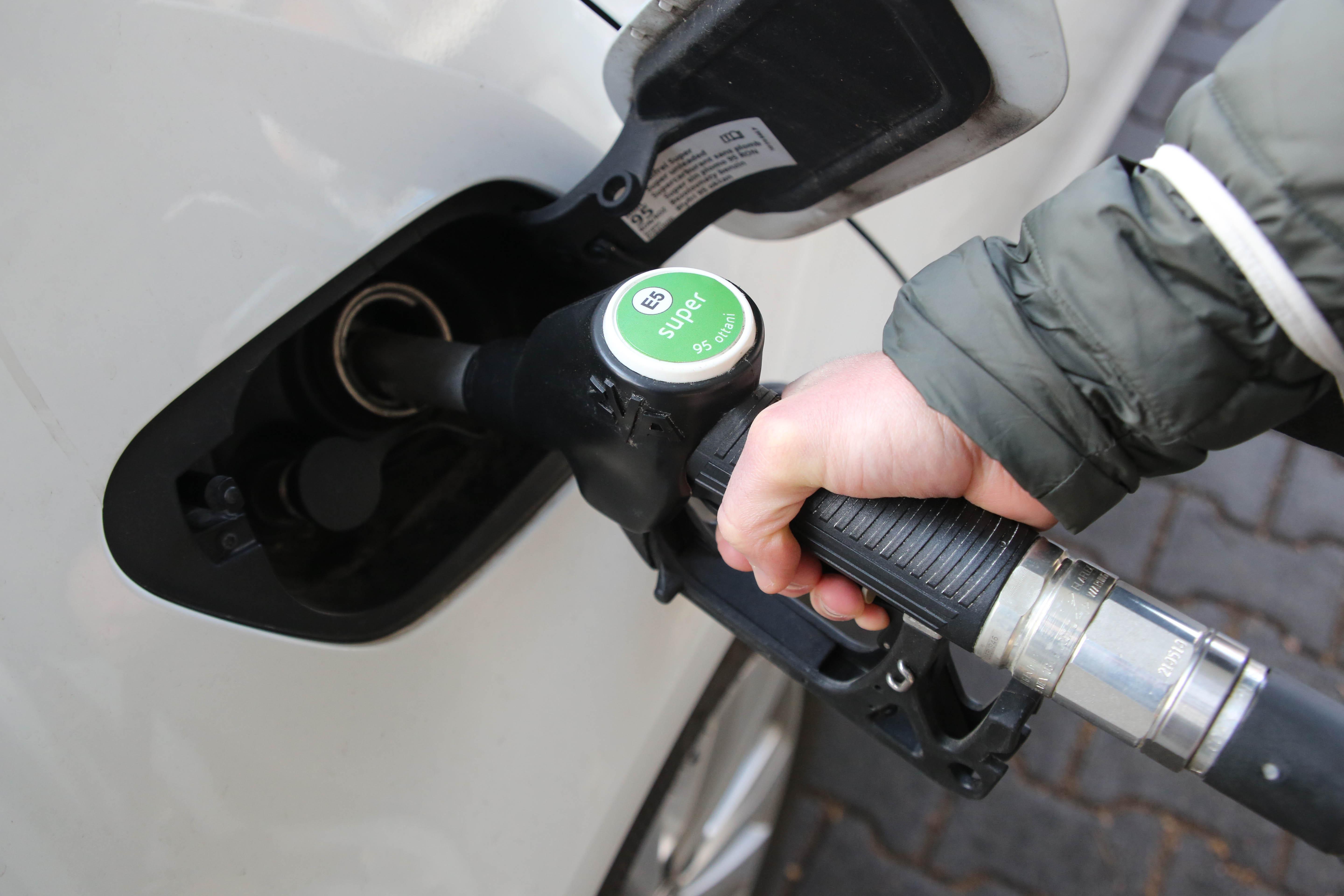 Bonus benzina per 1,4 milioni di toscani, ma sono le aziende a decidere