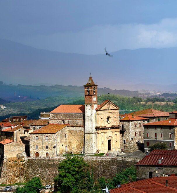 Una veduta del centro storico di Caldana (foto di Andrea Tosi)