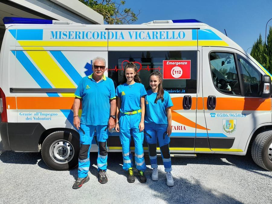 Da sinistra i volontari della Misericordia di Vicarello Roberto Mancini, Ludovica Donati e Ilaria Critelli