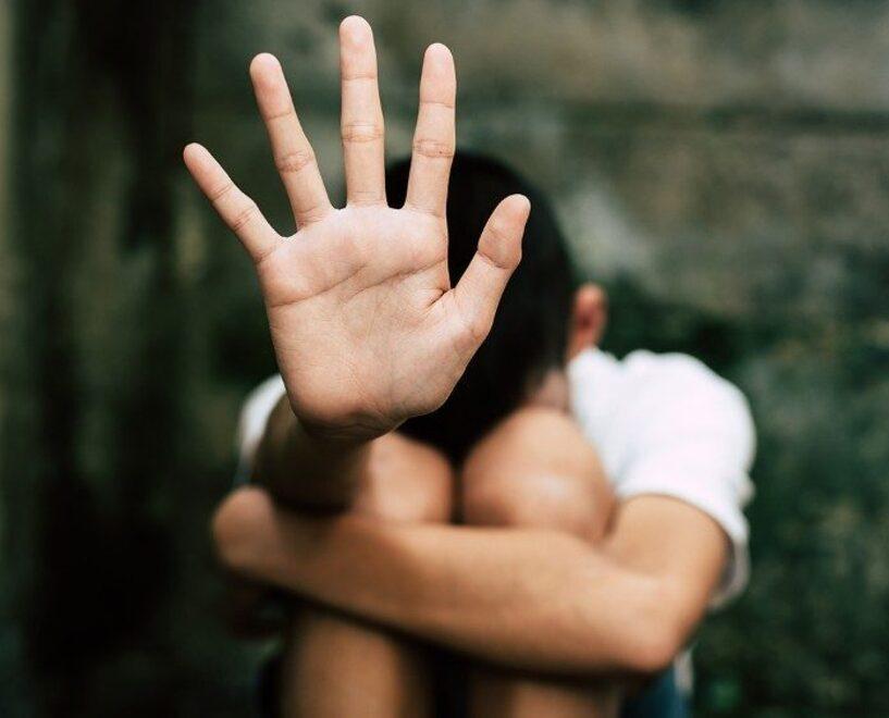 Sassari, abusi sul figlio: va in carcere
