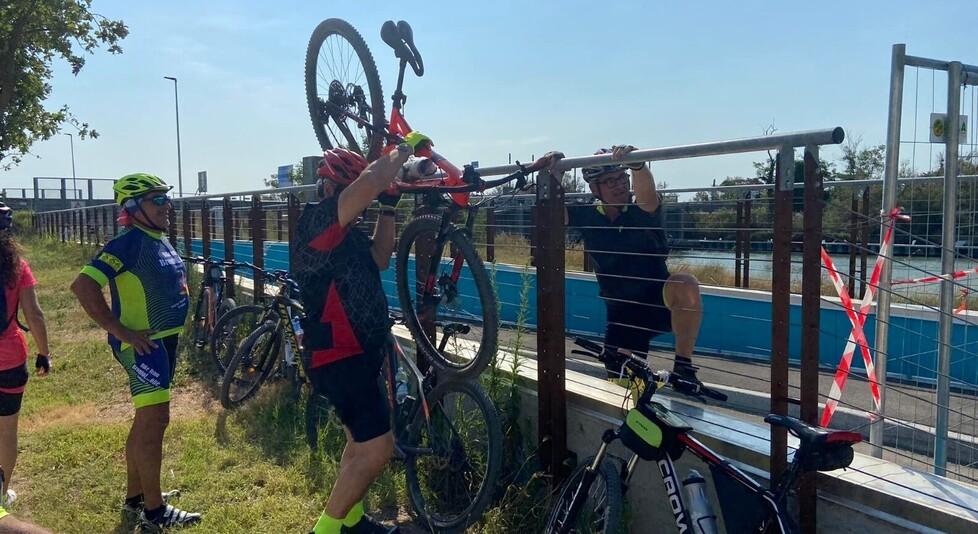 Percorso cicloturistico. A Lido Spina via il cancello della lite 