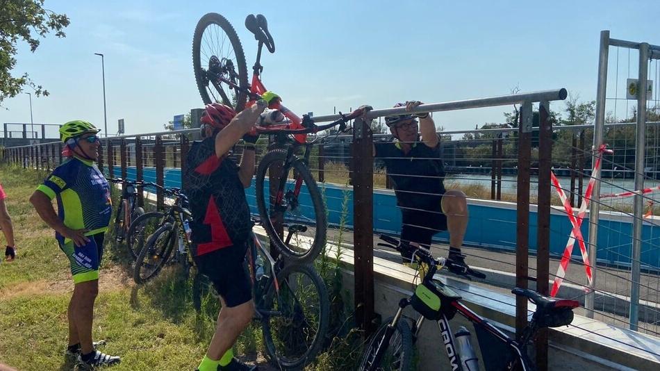 Percorso cicloturistico. A Lido Spina via il cancello della lite
