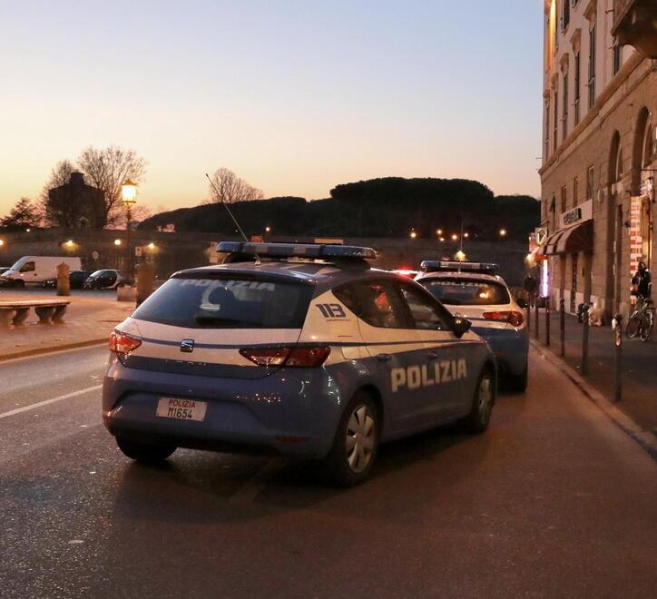 Livorno, 50enne soccorsa in piena notte in via Terrazzini: «L'hanno violentata»