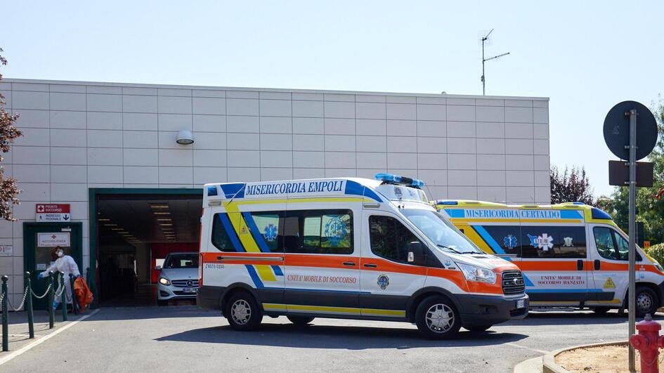 Pronto soccorso in tilt all’ospedale di Empoli: «Anche 30 ore sulle barelle»