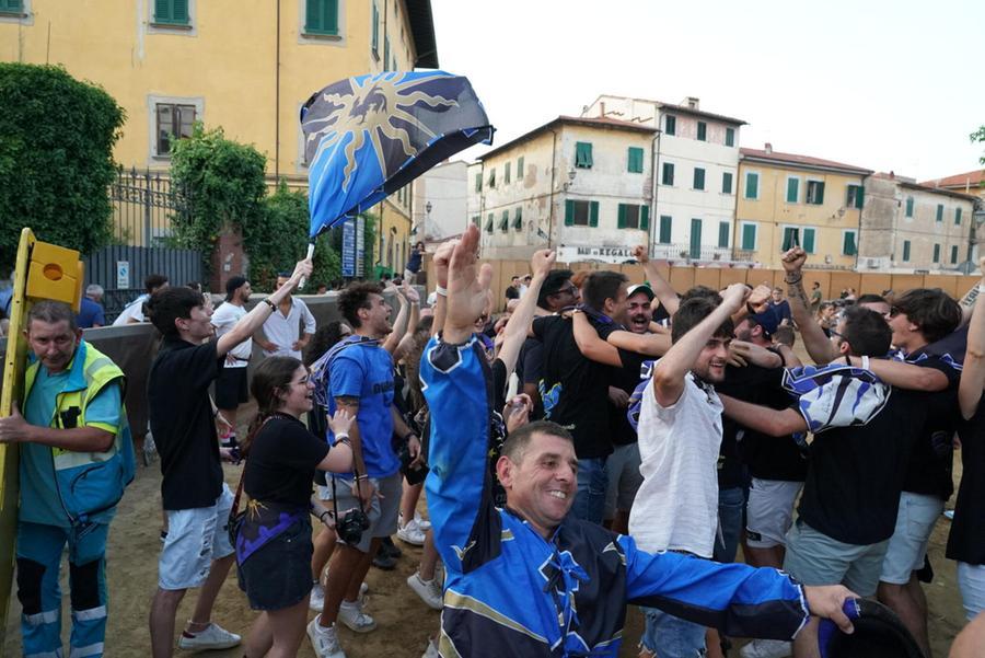 
	La contrada Guerrazzi festeggia dopo la vittoria del palio&nbsp;

