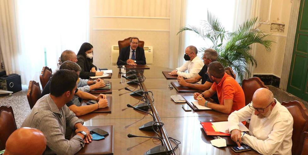Marmo e proteste a Carrara: l’accordo sul contratto integrativo c’è da giorni, ma la firma non si vede