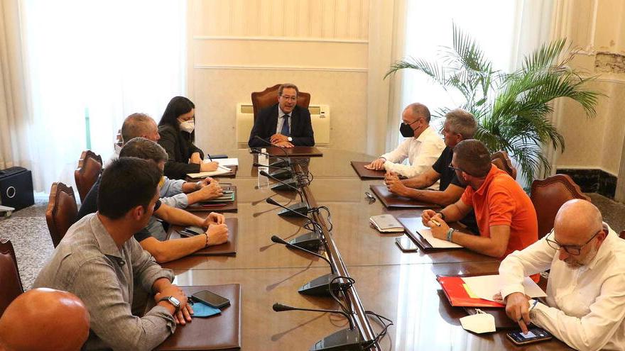 Marmo e proteste a Carrara: l’accordo sul contratto integrativo c’è da giorni, ma la firma non si vede
