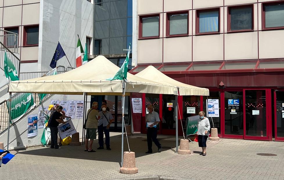 Ospedale di Cecina, la pazienza è finita. Carenza di personale e zero ricambio generazionale: «Pronti allo sciopero ad agosto»