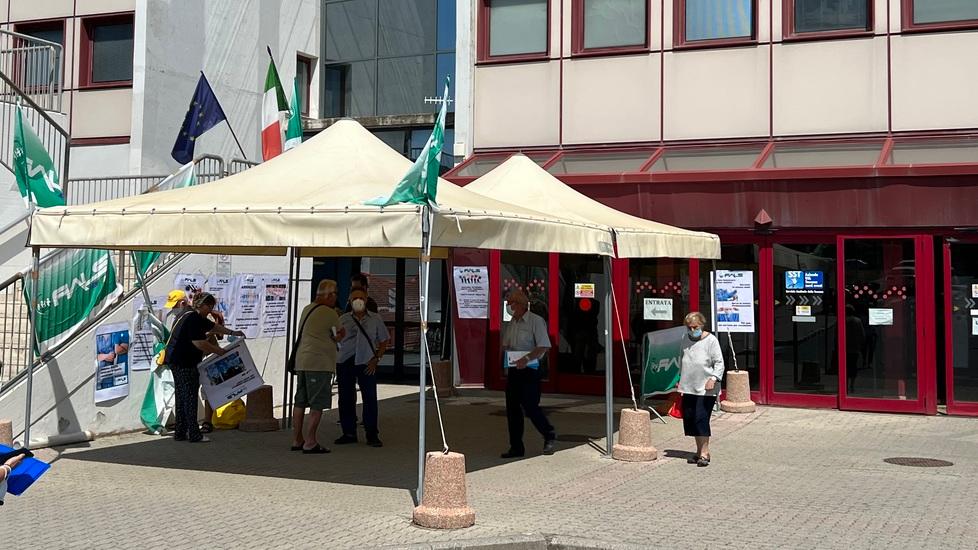 Ospedale di Cecina, la pazienza è finita. Carenza di personale e zero ricambio generazionale: «Pronti allo sciopero ad agosto»
