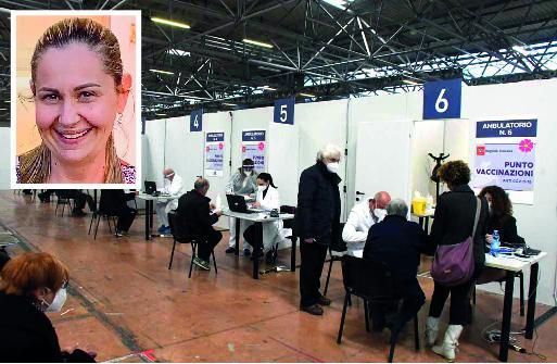 «Tanti casi, ma pochi gravi. Ora tampone solo per i fragili» 