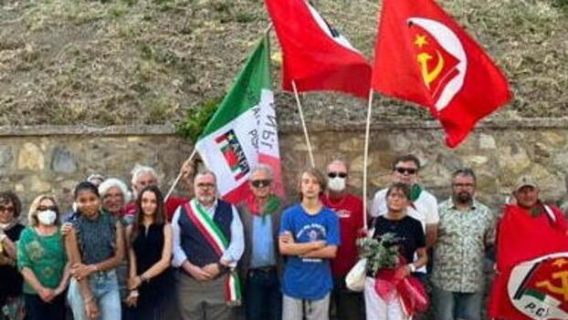Il disciplinare sull’uso dei social scatena la polemica a Santa Luce