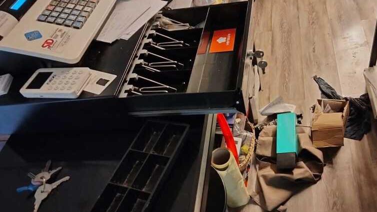 Modena, furto e spaccata di giorno davanti al tribunale
