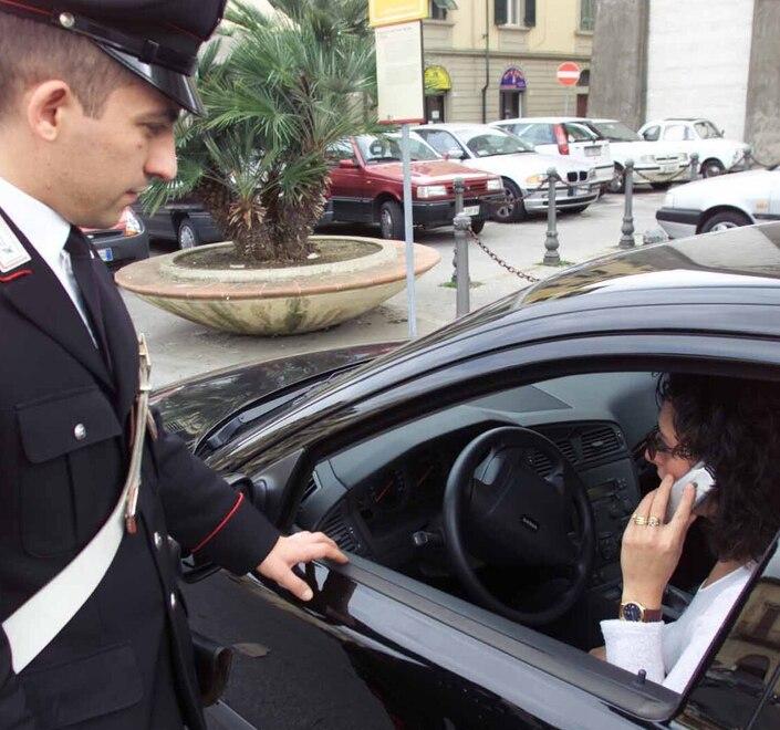 San Cesario, sanzione per cellulare alla guida, perde il ricorso: 10mila euro in più 