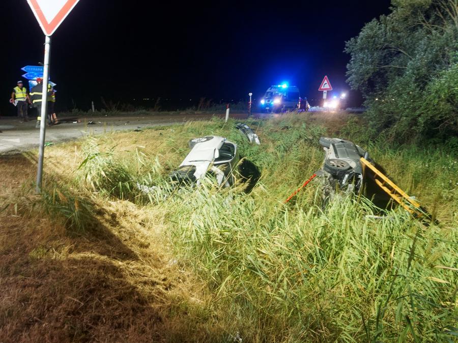 Scontro fra auto: un morto e due feriti