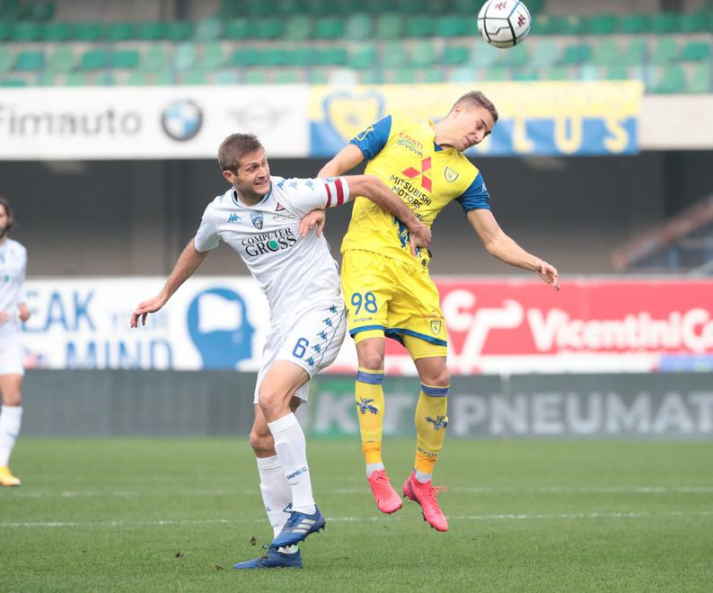 L’attaccante Manuel De Luca qui in azione con la maglia del Chievo (foto agenzia Massimo Sestini)
