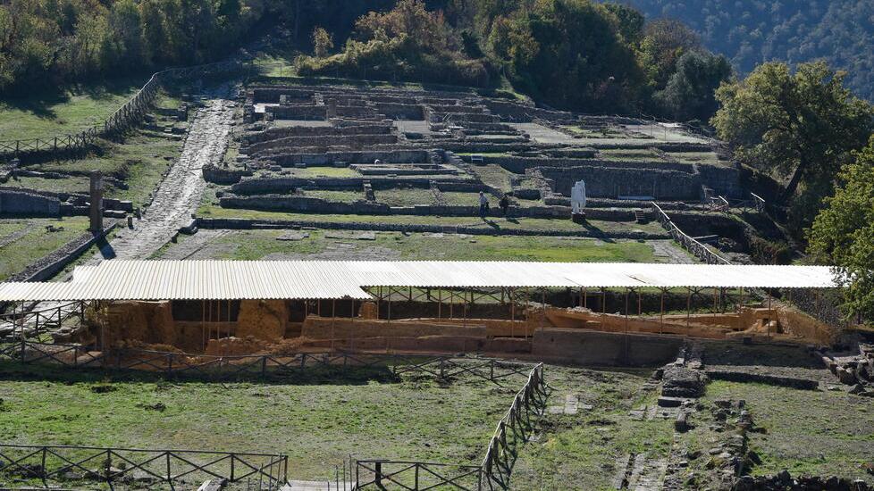 Una veduta degli scavi archeologici di Roselle