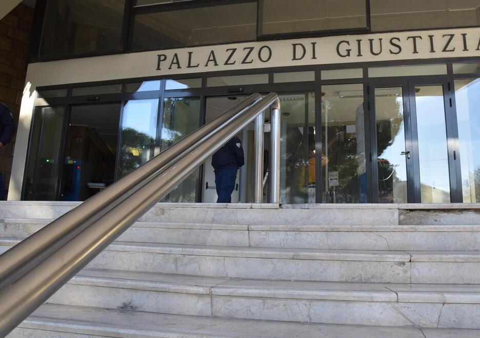 Grosseto, la titolare contro due migranti: «Aggredita nell’agriturismo»