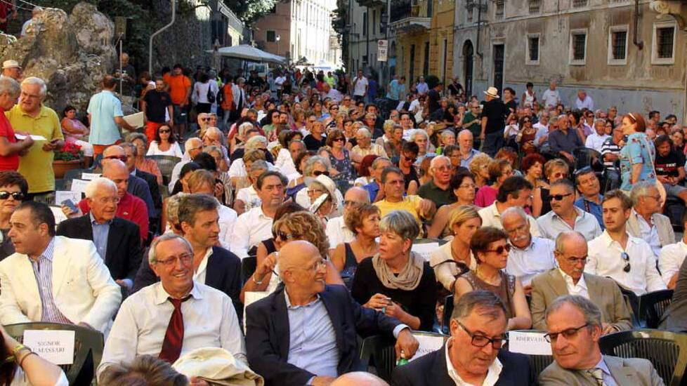 Convivere, sulla traccia delle “tracce”