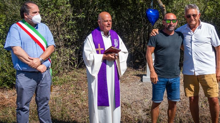 L’inaugurazione della stele in memoria di Piero Falorni (Foto di Roberto Nencini)