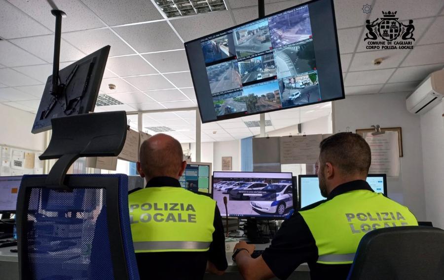 Insulta la polizia locale sui social da anonimo: ma scatta la denuncia