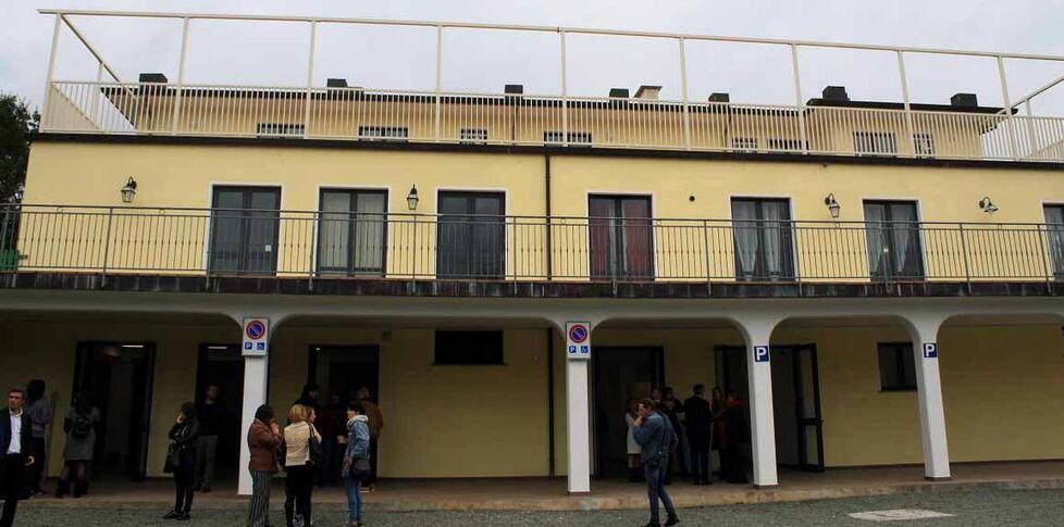L’edificio che al piano inferiore ospita i Numeri primi