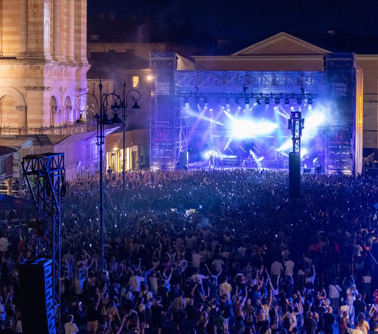 Ermal Meta stasera sul Listone  «Lascio che la musica dica la sua»
