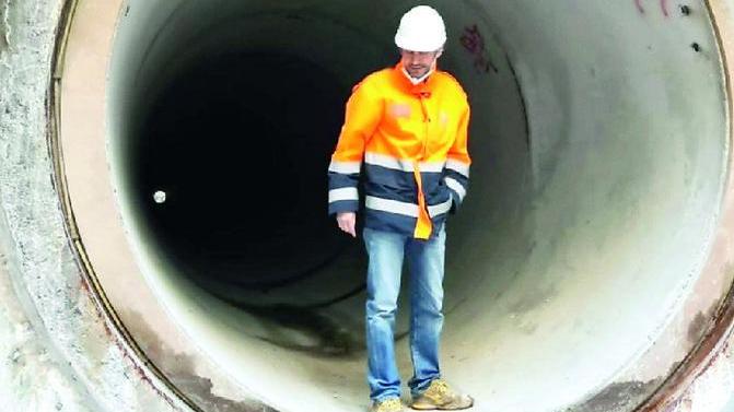Porto, Eni al lavoro nel microtunnel per spostare i tubi. Canale più largo