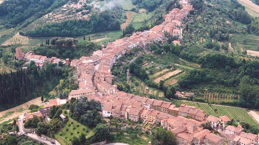 Nella foto qui sopra una veduta aera dell’abitato di Montopoli per il quale è in fase di elaborazione il piano strutturale