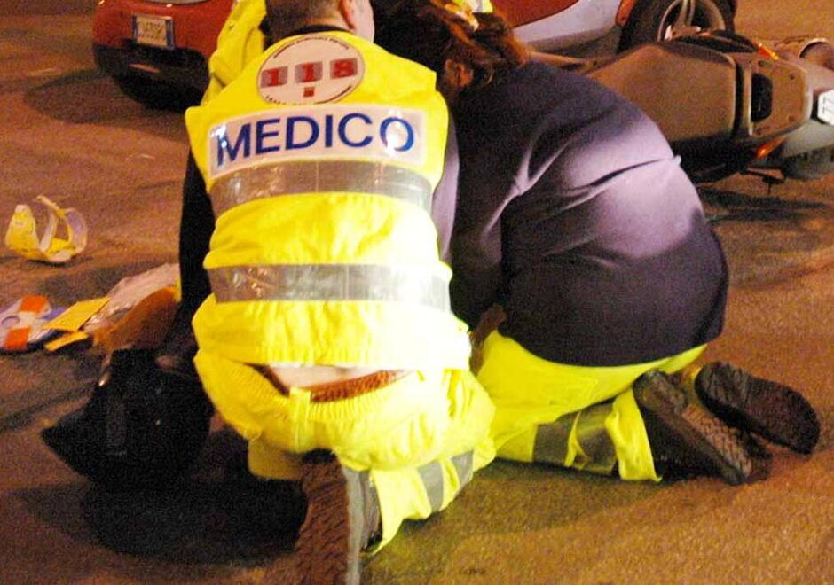Livorno, faceva il medico sulle ambulanze: «Ma non si era mai laureata» 