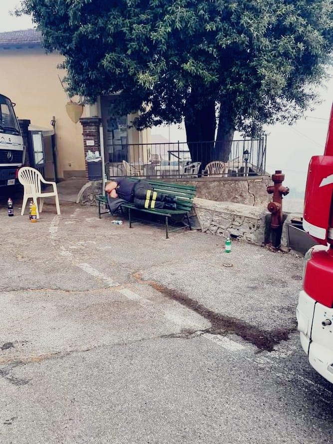 Rialziamoci dopo l'inferno di fuoco in Versilia e scriviamo insieme una bella fiaba per il futuro 