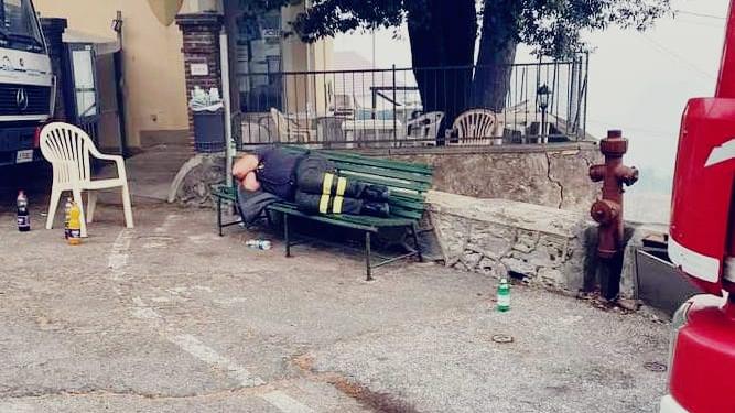 Rialziamoci dopo l'inferno di fuoco in Versilia e scriviamo insieme una bella fiaba per il futuro