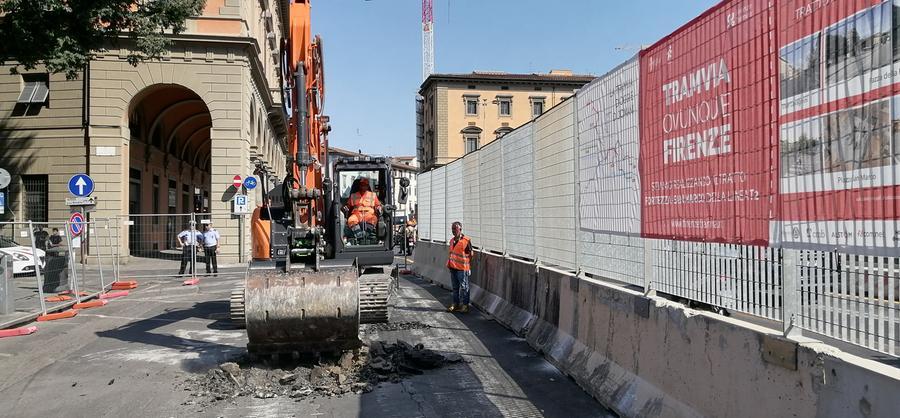 Tramvia a Fienze: ruspe in azione, ma i costi sono lievitati 