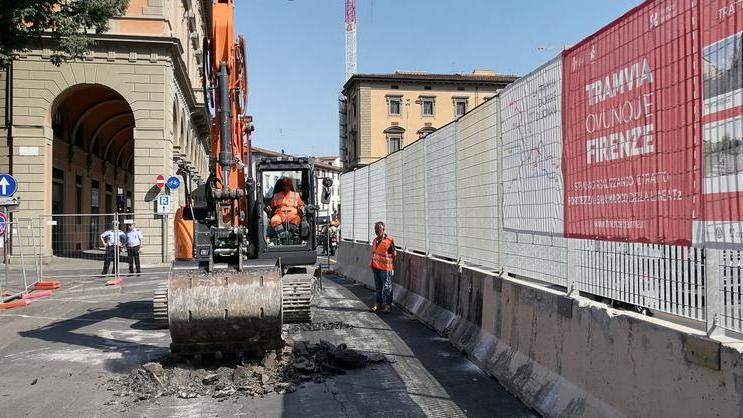 Tramvia a Fienze: ruspe in azione, ma i costi sono lievitati