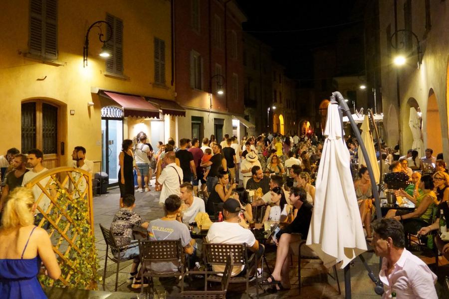 
	I ristoratori hanno offerto musica con dj set e concertini live dal rock agli anni &rsquo;50



	&nbsp;

